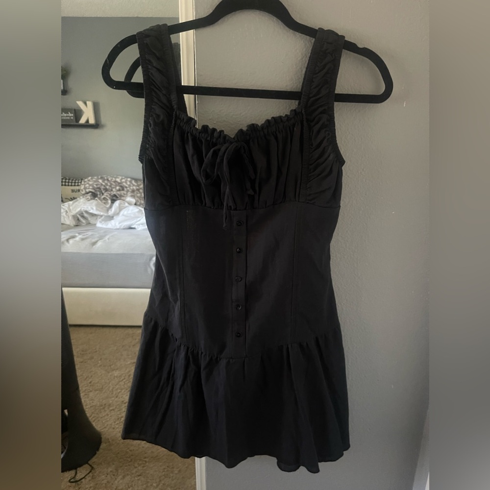 Selling this black cute Frankie’s mini dress!!